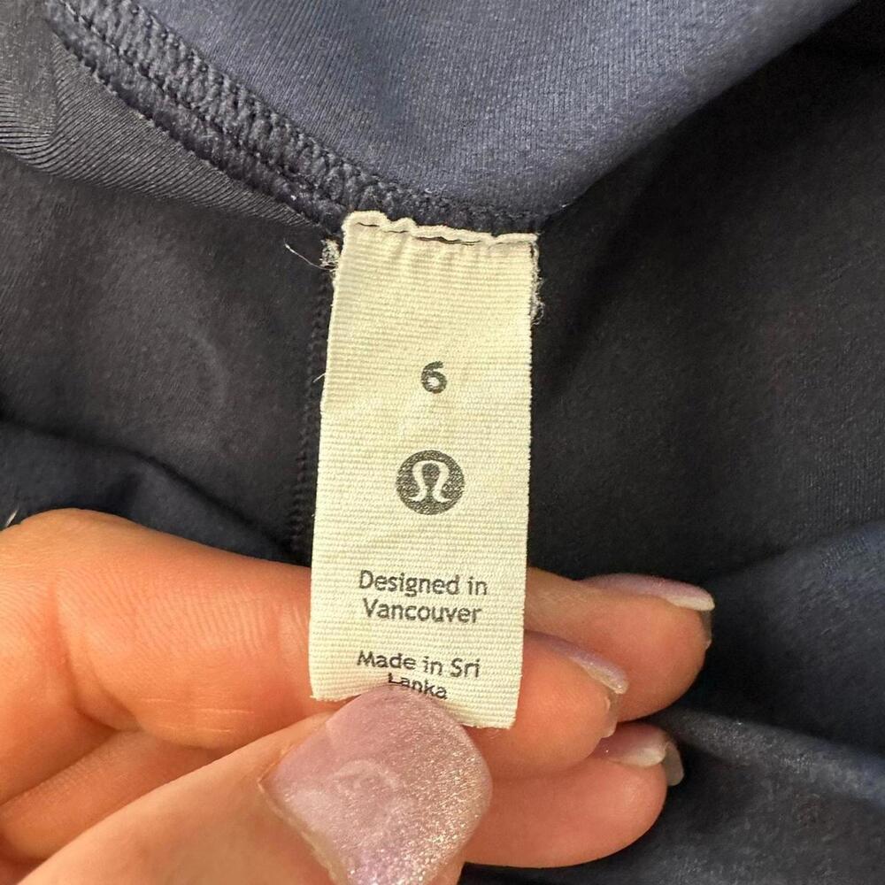 EUC Lululemon Wunder Train High-Rise Short 8" Sun-Bleach Wash True Navy  Size 6 - Picture 6 of 7